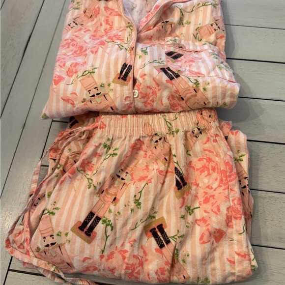 8 Oak Lane Other - 8 Oak Lane Sleepwear | Intimates Nutcracker Rose Pj Flannel Set Sz Medium